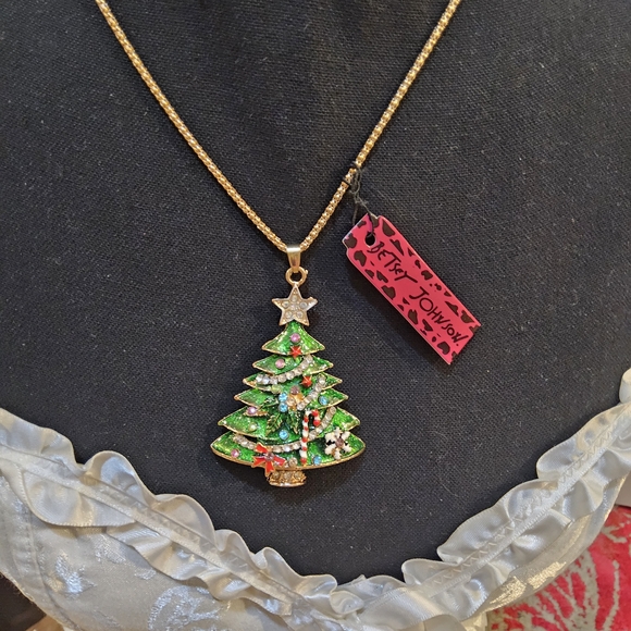 Festive Green Christmas Tree Necklace - Picture 3 of 4
